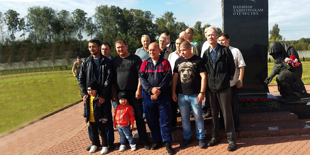 Члены Шатурского «БОЕВОГО БРАТСТВА» провели субботник на Богородском кладбище