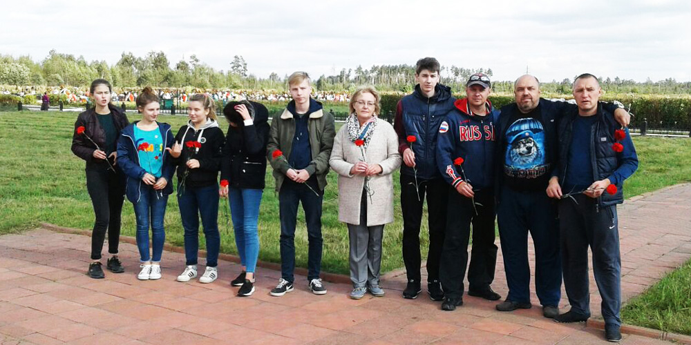 Члены Лобненского «БОЕВОГО БРАТСТВА» организовали субботник на Богородском кладбище