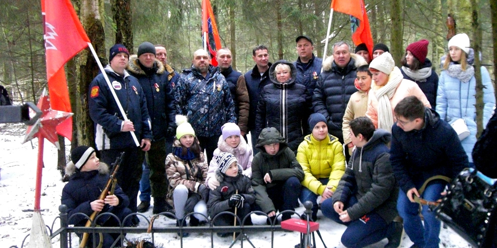 Члены Лобненского «БОЕВОГО БРАТСТВА» навестили захоронения бойцов Красной Армии в День Неизвестного солдата