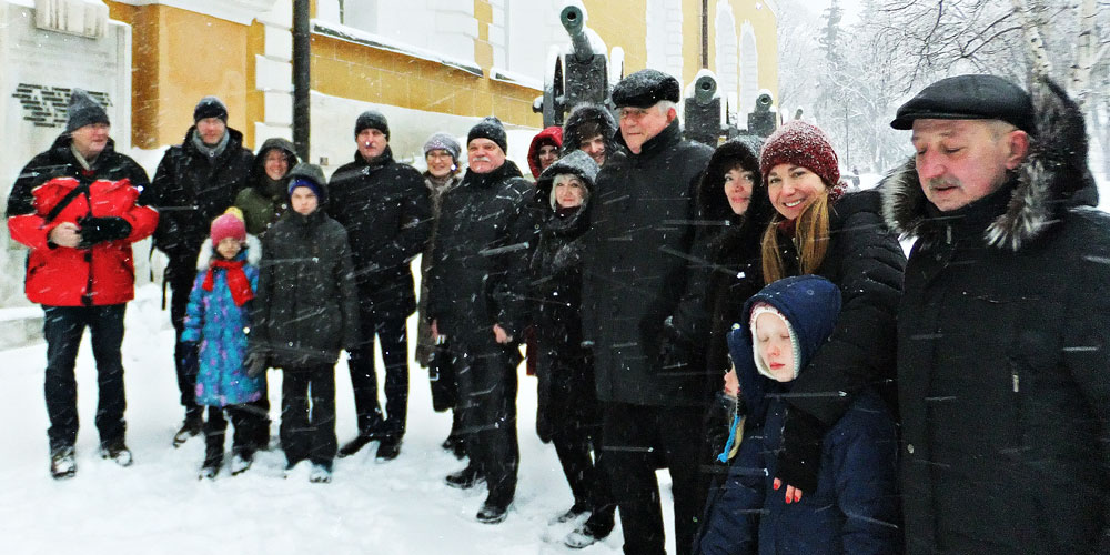 Члены организации «Ветеранов Кремлевцев» провели экскурсию в Московский Кремль для ветеранов и их семей