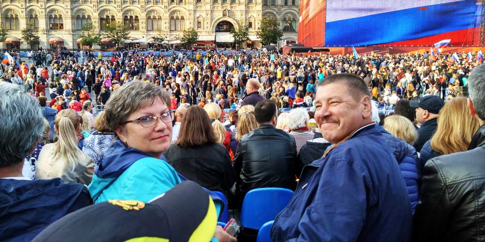 Дмитровские ветераны посетили концерт на главной площади страны