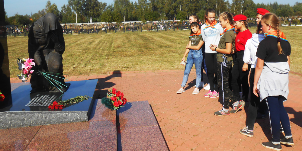 Приняли участие в наведении порядка на Богородском кладбище