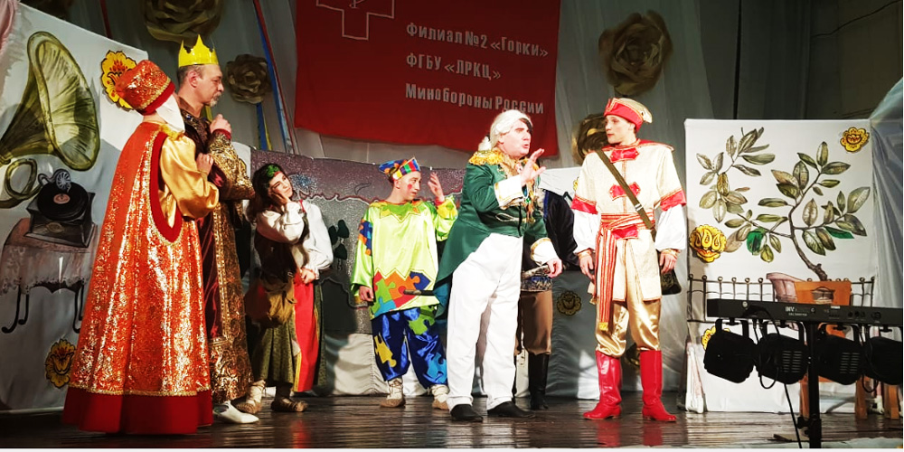 Сельский театр-студия вместе с клубом «Патриот» дали спектакль в военном госпитале