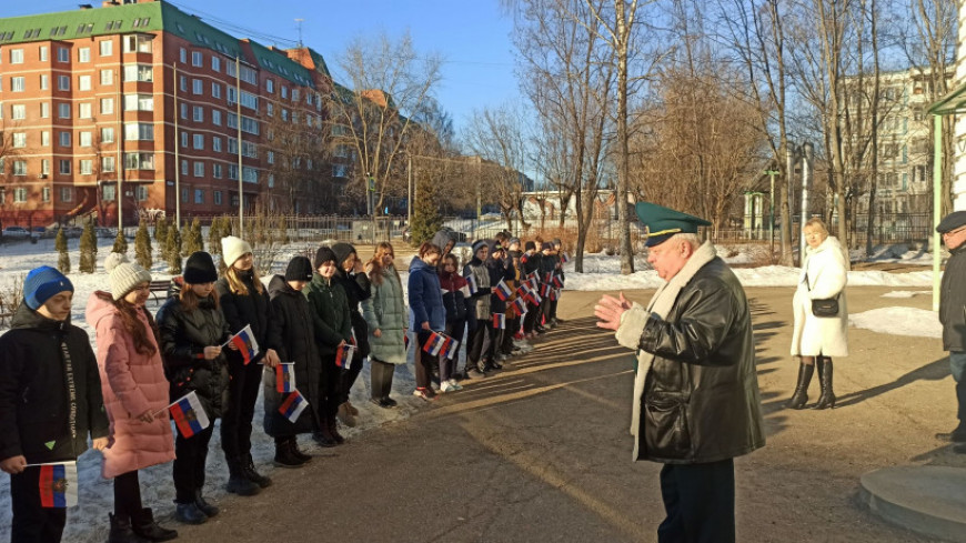 Урок мужества провели ветераны в дмитровской школе №2
