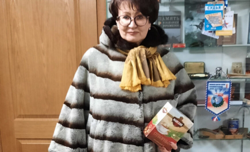 Член Домодедовского «БОЕВОГО БРАТСТВА» Любовь Потапова принимает участие в сборе гуманитарной помощи