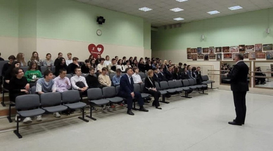 Урок мужества «Донбасс, Луганск непокоренный» провели члены «БОЕВОГО БРАТСТВА»
