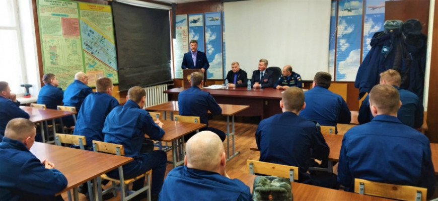 Члены Московского «БОЕВОГО БРАТСТВА» провели урок мужества в воинской части