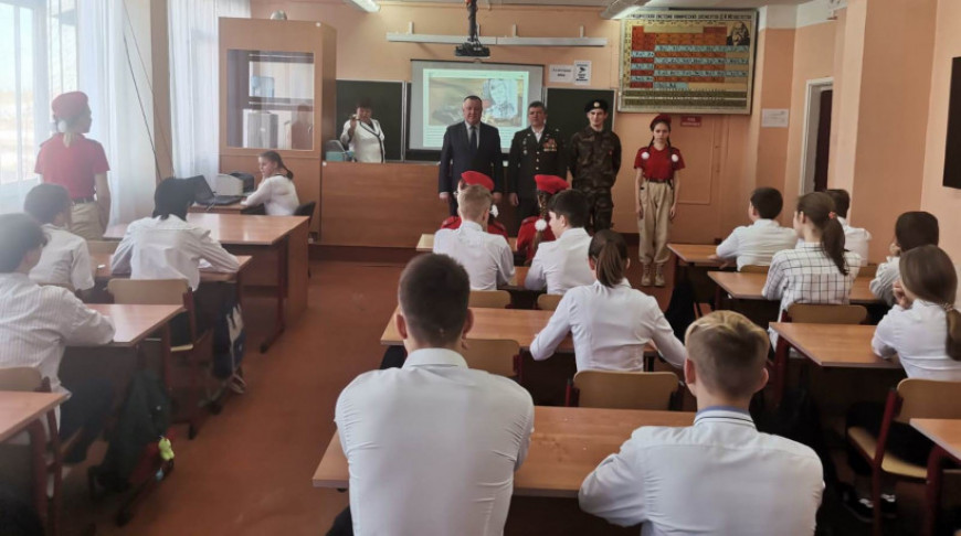 Дмитровские ветераны провели урок мужества в сельской школе