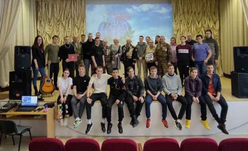 Ветераны Пушкинского «БОЕВОГО БРАТСТВА» провели урок мужества в лесотехническом колледже