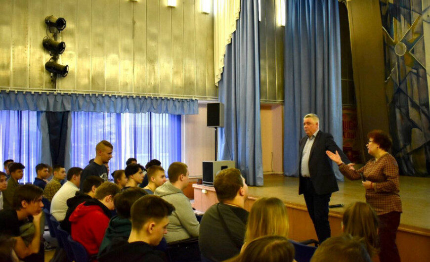 Ветеран и депутат Мособлдумы Тарас Ефимов рассказал студентам о спецоперации по защите Донбасса