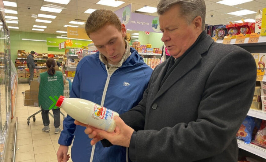 Николай Черкасов проверяет цены на продукты питания в магазинах Щелкова
