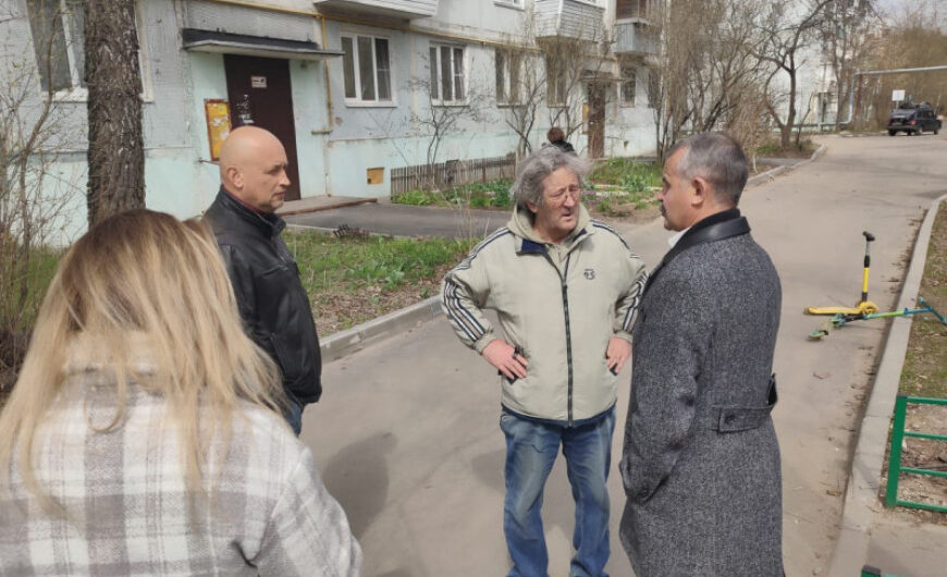 Члены Щелковского «БОЕВОГО БРАТСТВА» проверили благоустройство придомовых территорий