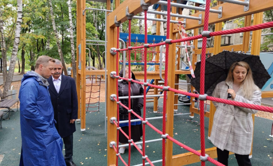 В Щелкове активисты «БОЕВОГО БРАТСТВА» инспектировали детскую площадку