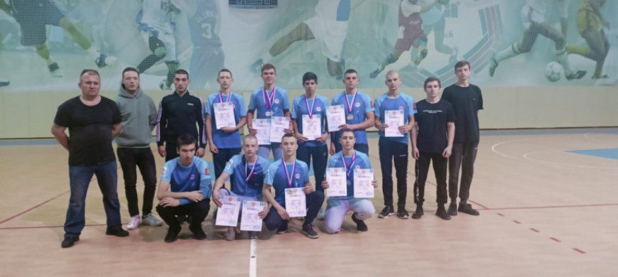 Виктор Громов из Лотошинского отделения устроил детские соревнования по армрестлингу