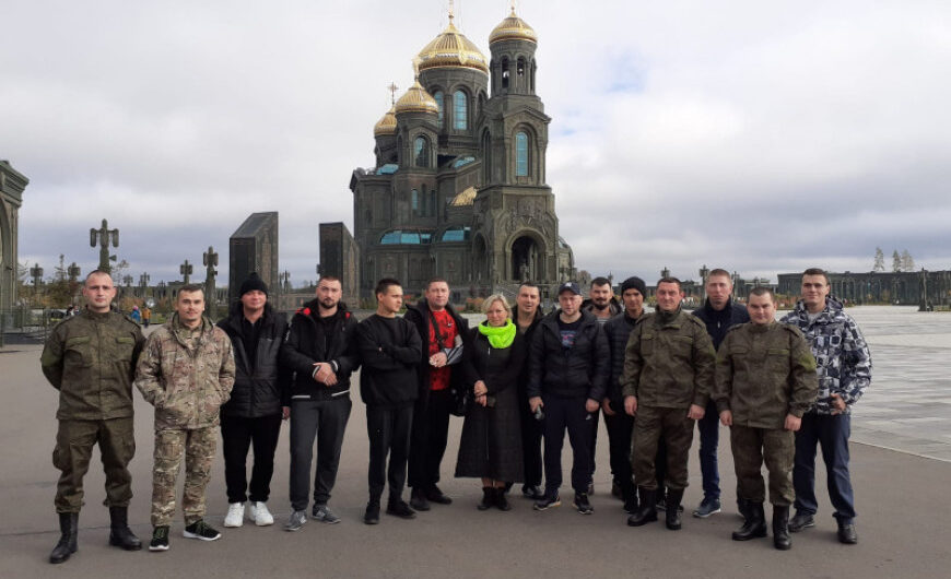 Дмитровские ветераны организовали экскурсию для выздоравливающих в парк Победы