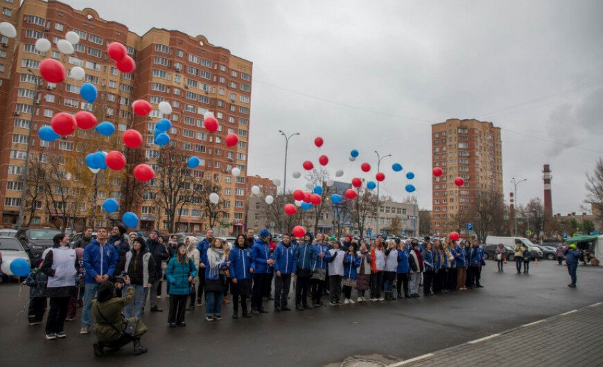 В Щелкове запустили воздушные шары цветов флага России