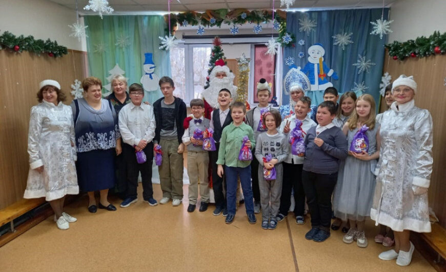 Ветераны из Красноармейска организовали новогоднее представление в школе-интернате