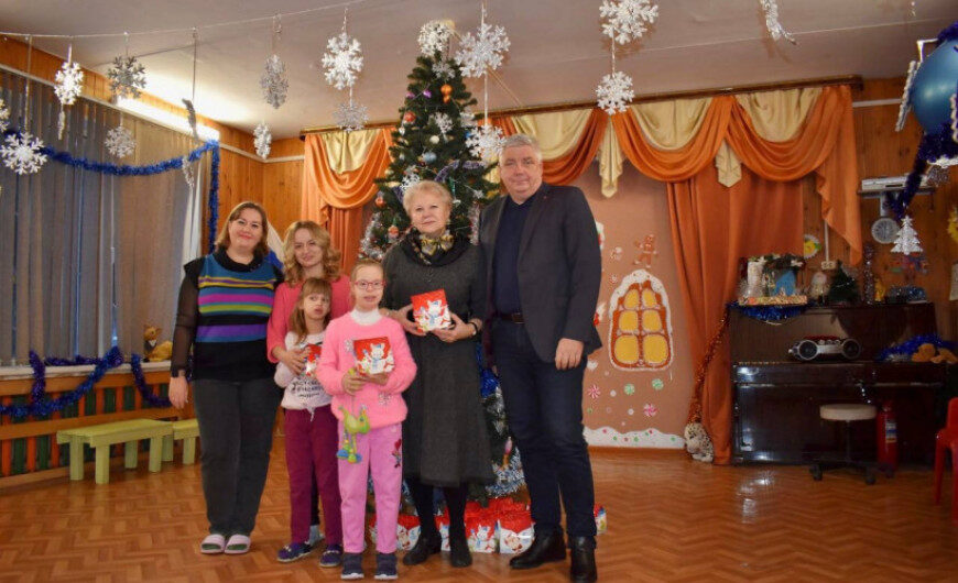 Особые дети получили подарки от ветерана Балашихинского отделения Тараса Ефимова