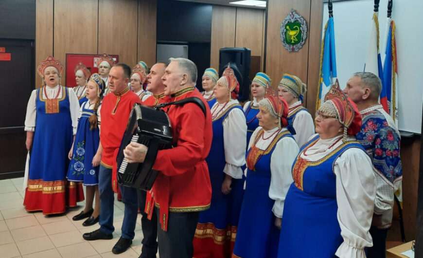 Ветераны из Сергиева Посада провели концерт художественной самодеятельности для раненых